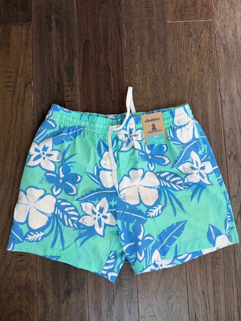 NWT Chubbies Men's The Baja Breezies Classic 5.5" Swim Trunks M